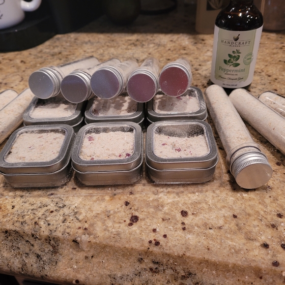 Homemade Soaps, bath salts and bath bombs - Picture 4 of 6
